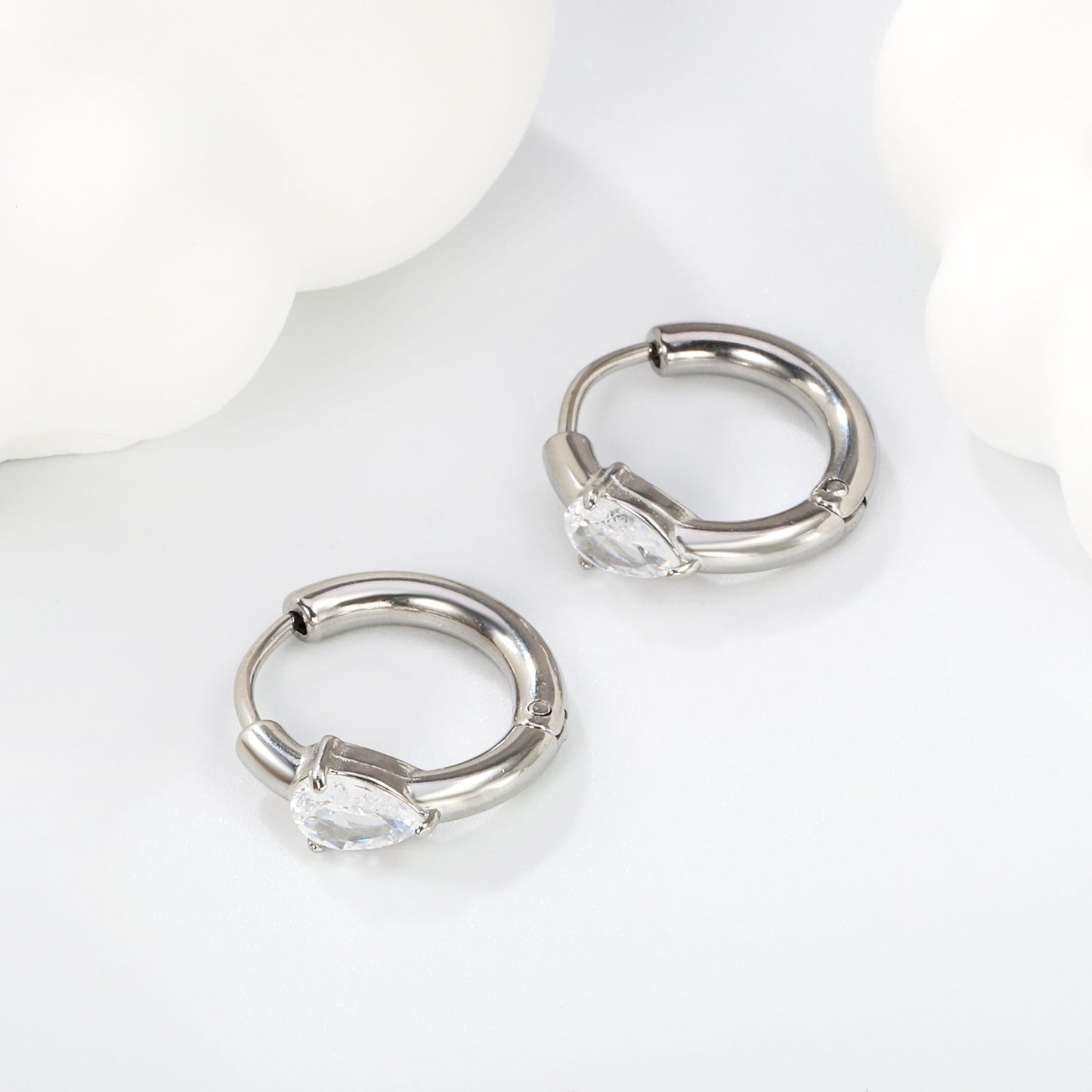 4.8*6.4-6.8mm teardrop shaped three claw white zirconium earrings 2.2-2.5*inner diameter 10-11mm steel color/golden color