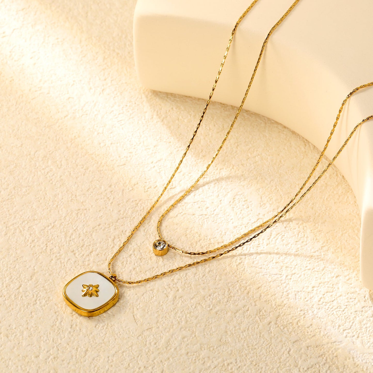 5mm cylindrical white diamond + 16mm square white diamond and white shell 0.9 hammer square chain 50+40+5cm + 6mm round tail tag double chain necklace gold