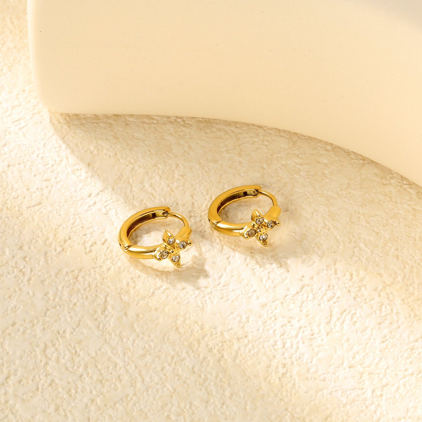 7.5 x 7.7mm cross flower with white zirconia, ear hook 2.2 x inner diameter 10mm, gold earrings