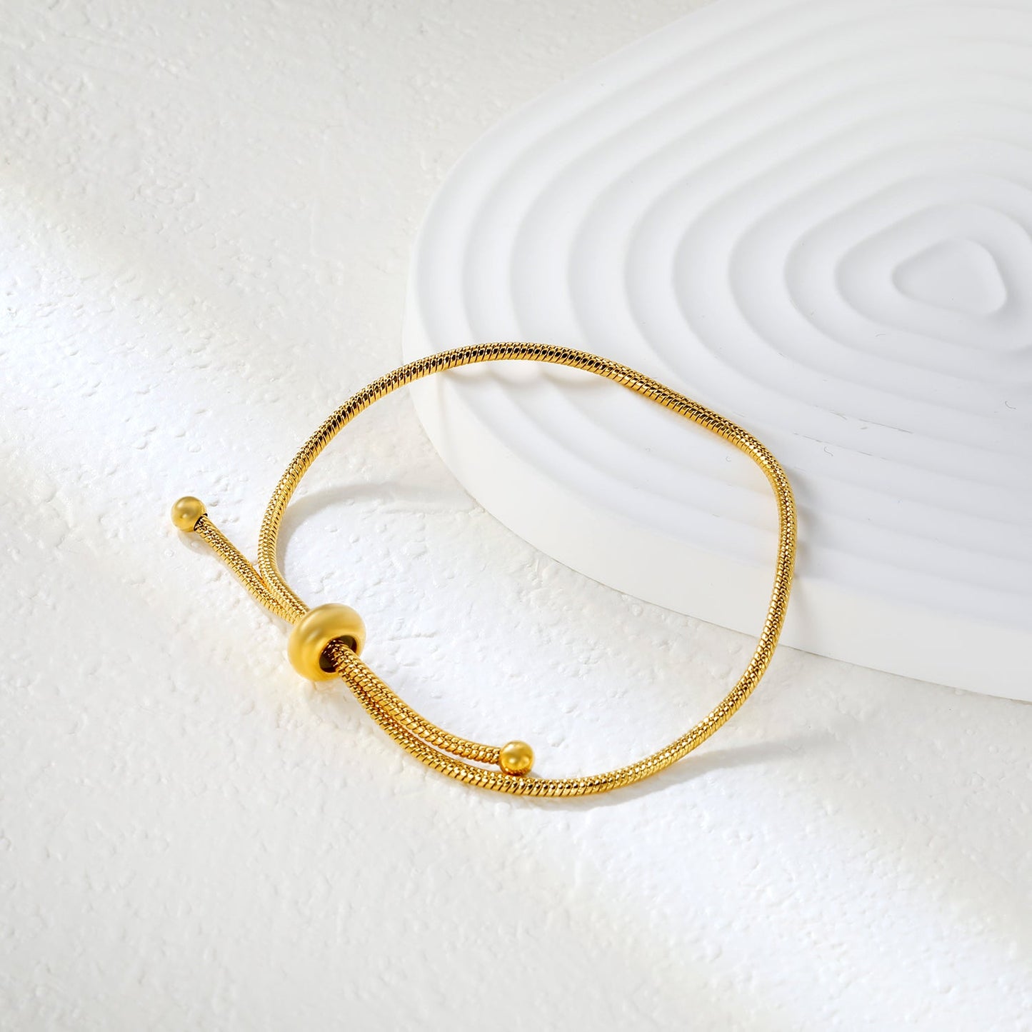 4.6*8.9mm Hollow Round Live Clasp 23cm Bracelet Golden