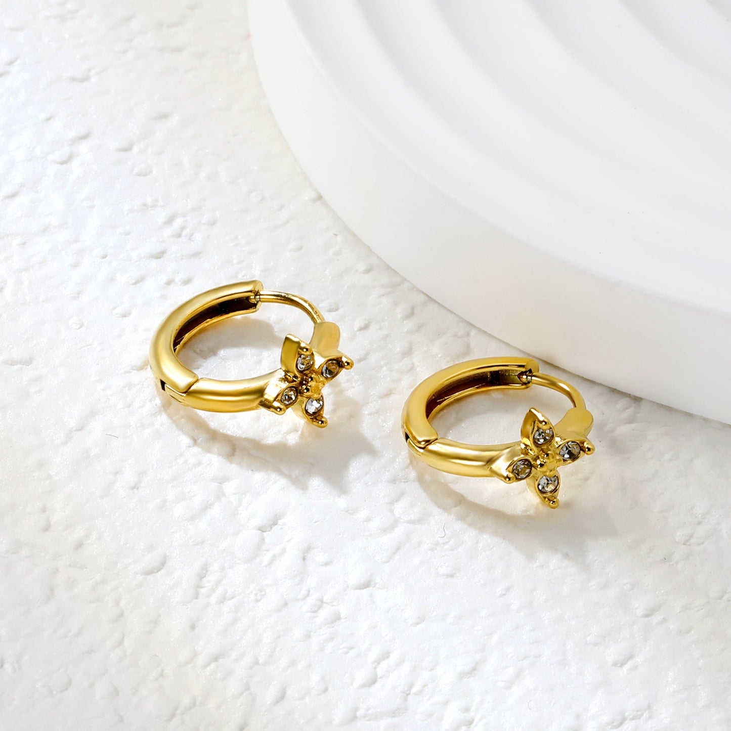 7.5 x 7.7mm cross flower with white zirconia, ear hook 2.2 x inner diameter 10mm, gold earrings
