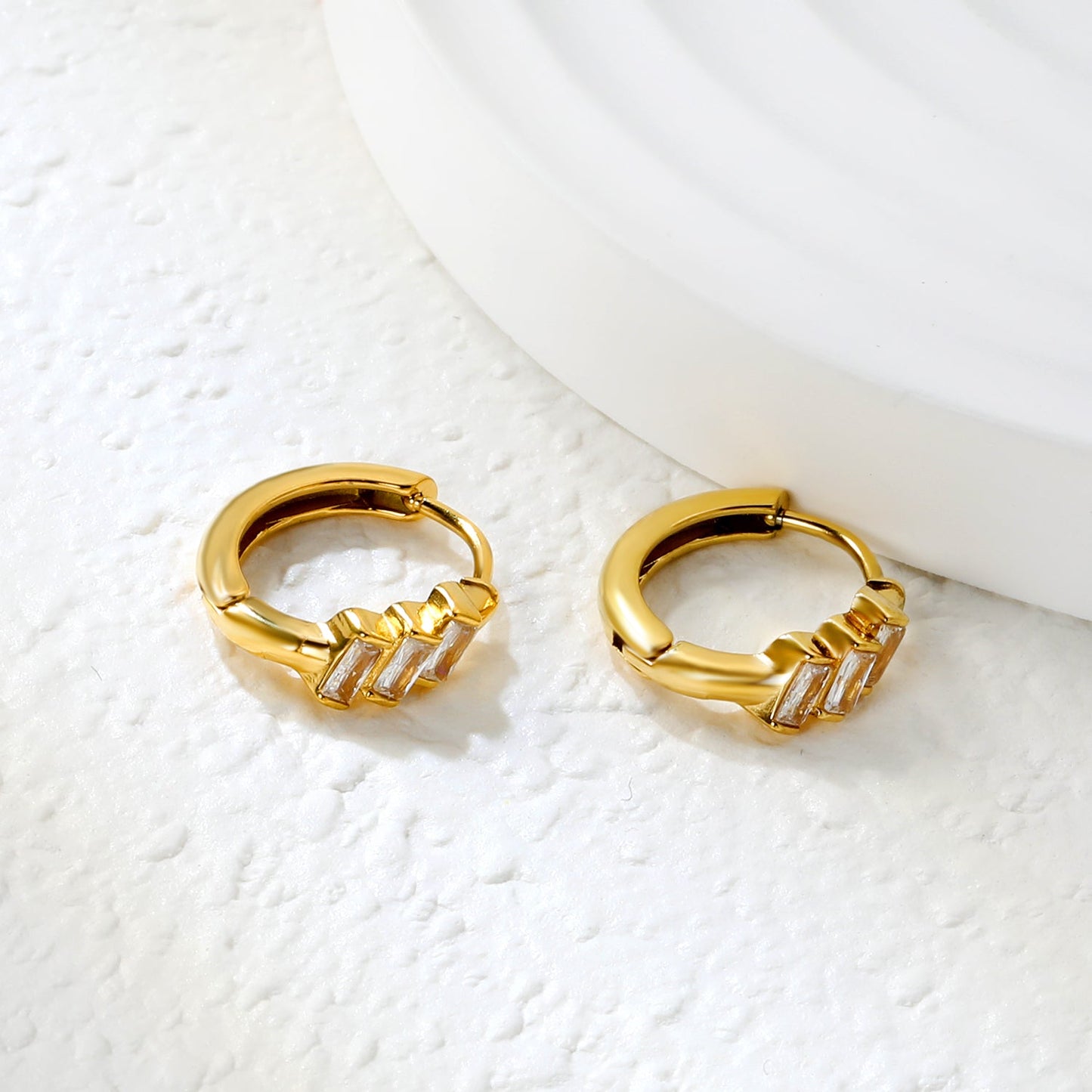 4.2 x 8mm three oblique square-shaped white zirconia earrings with 2.2 x 10mm inner diameter ear hooks, gold color