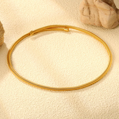 3.9mm wide x 47cm necklace, gold