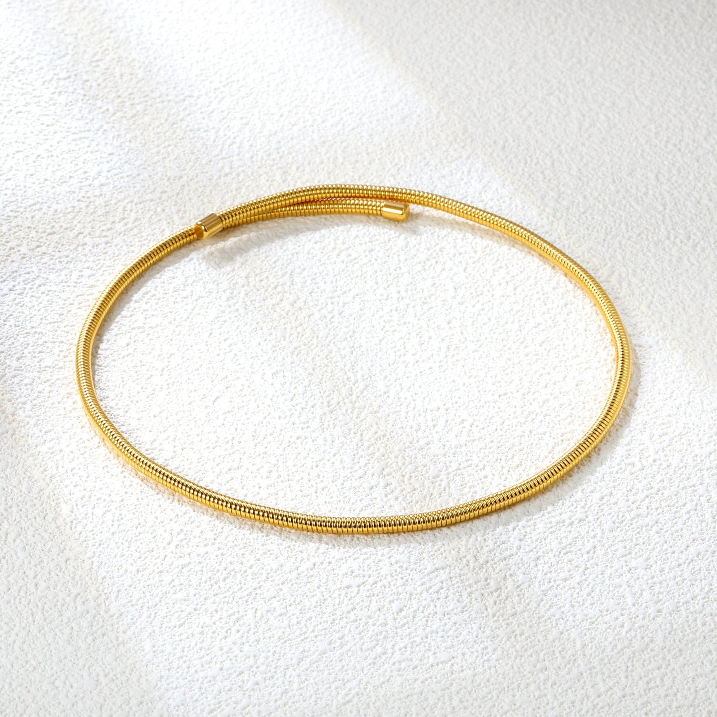 3.9mm wide x 47cm necklace, gold