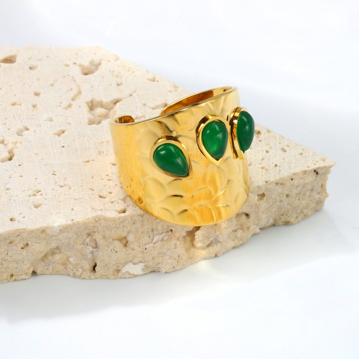 H19.8mm Exaggerated bezel opening ring with three stones Gold color