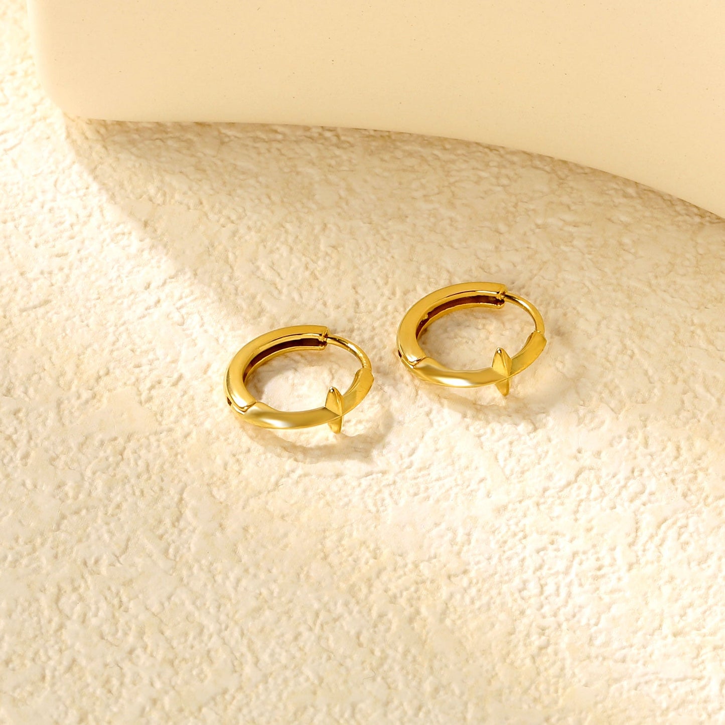 5.4mm cross-shaped with polished finish, earring hook 2.2 x inner diameter 10mm, gold-colored earrings