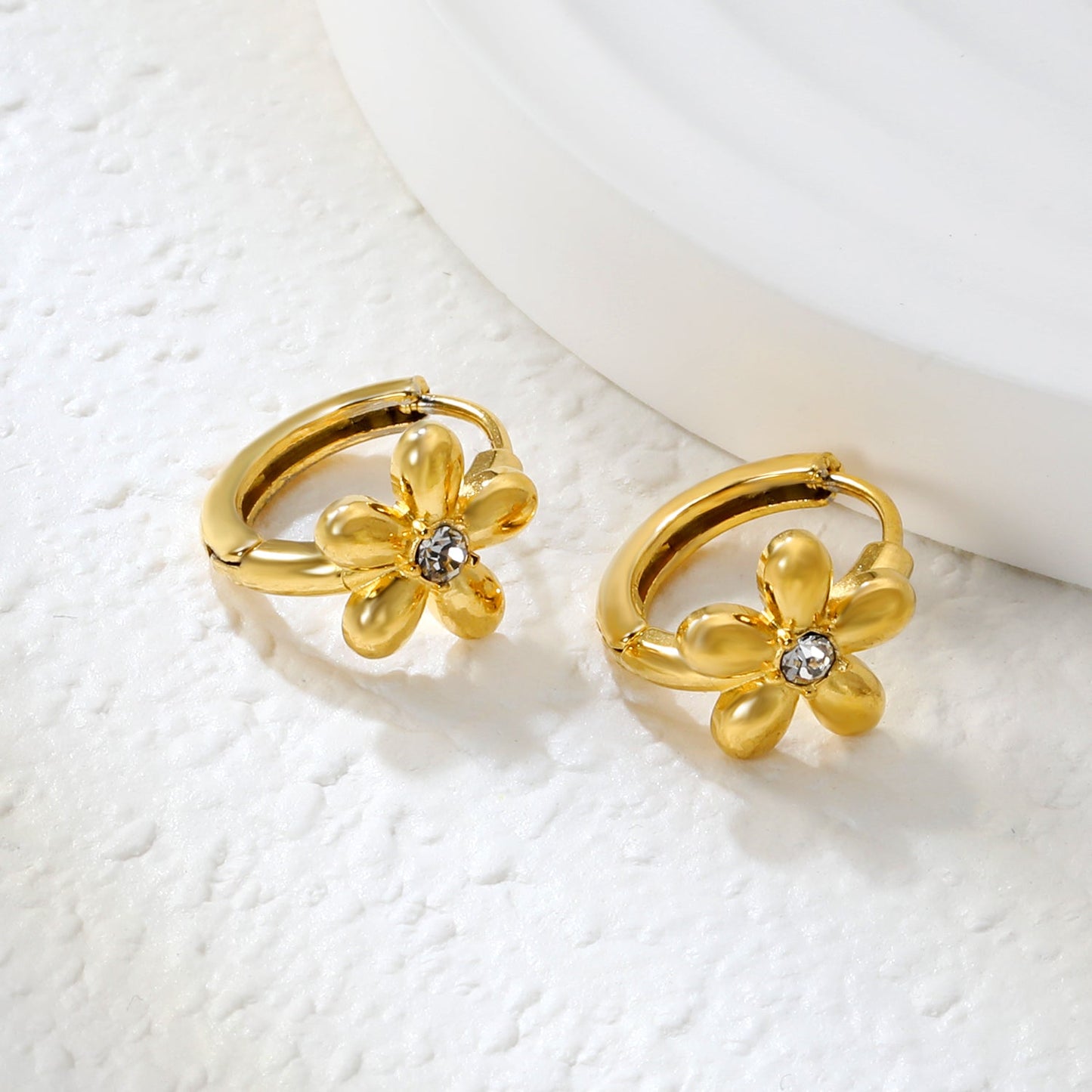 10mm flower-shaped white zirconia earring with a 2.2mm post and a 10mm inner diameter, gold color