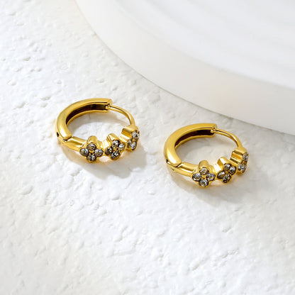 4.4 x 10.3mm three flower-shaped imitation white Czech diamonds, ear hooks 2.2 x inner diameter 10mm, earrings in gold