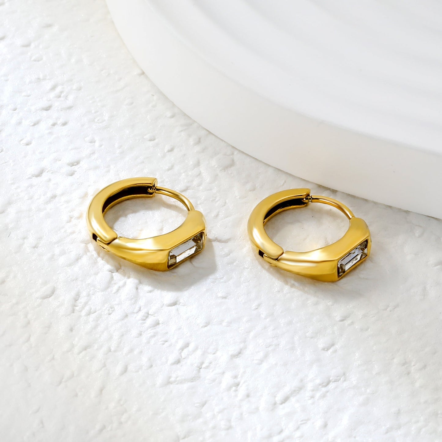 3.5 x 7.7 mm square-shaped imitation white Czech diamond earring, ear hook 2.2 x inner diameter 10 mm, earring, gold color